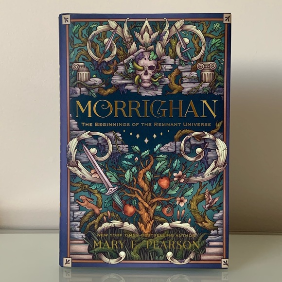 Hardcover Book Morrighan the beggings of the remnant universe by Mary E Pearson - Picture 1 of 16